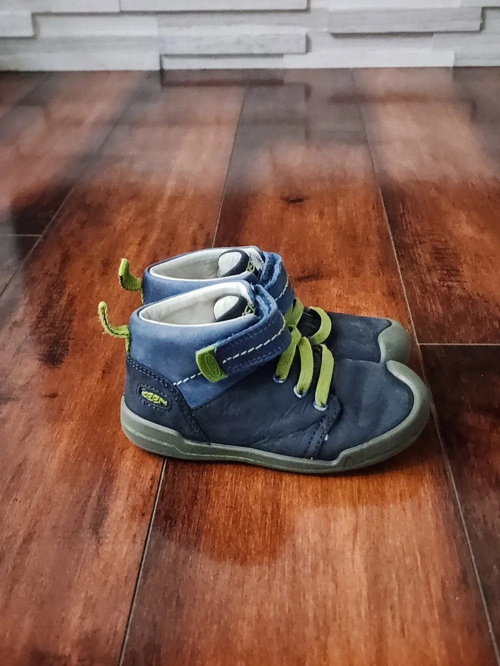KEEN Toddler Leather Sneakers Navy Blue & Lime Green Boots US Toddler Sz 6